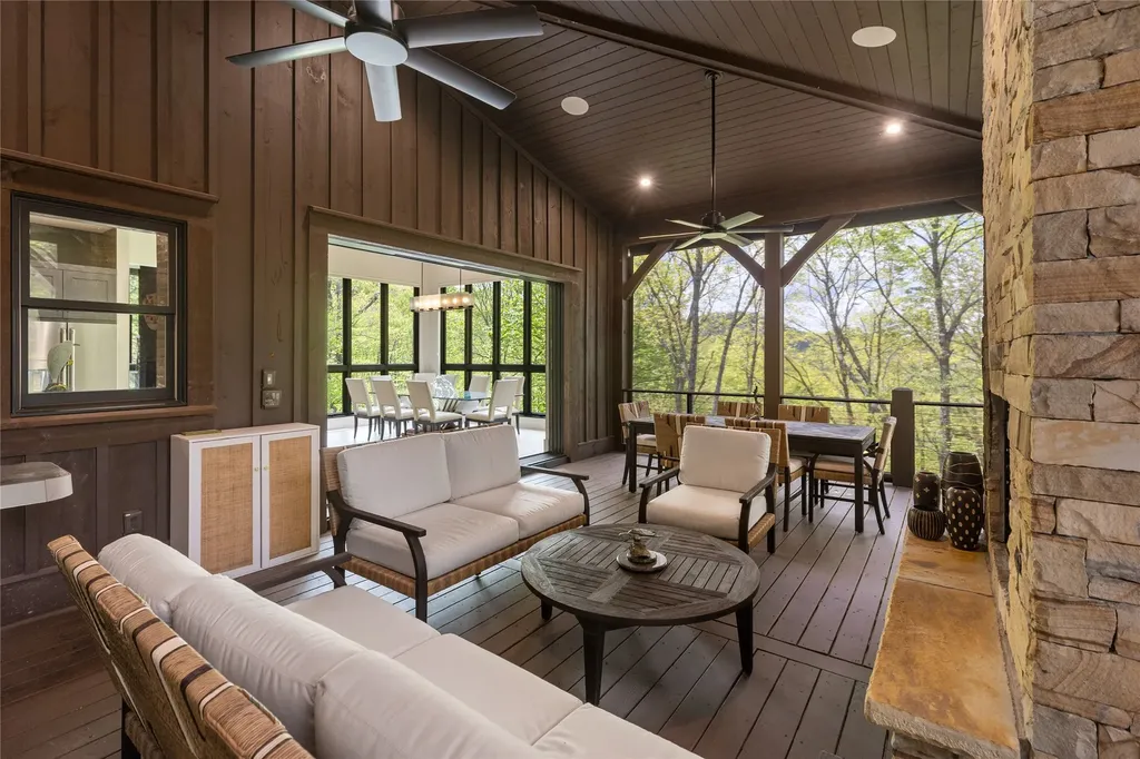450 Springwater Road Glenville NC 28736