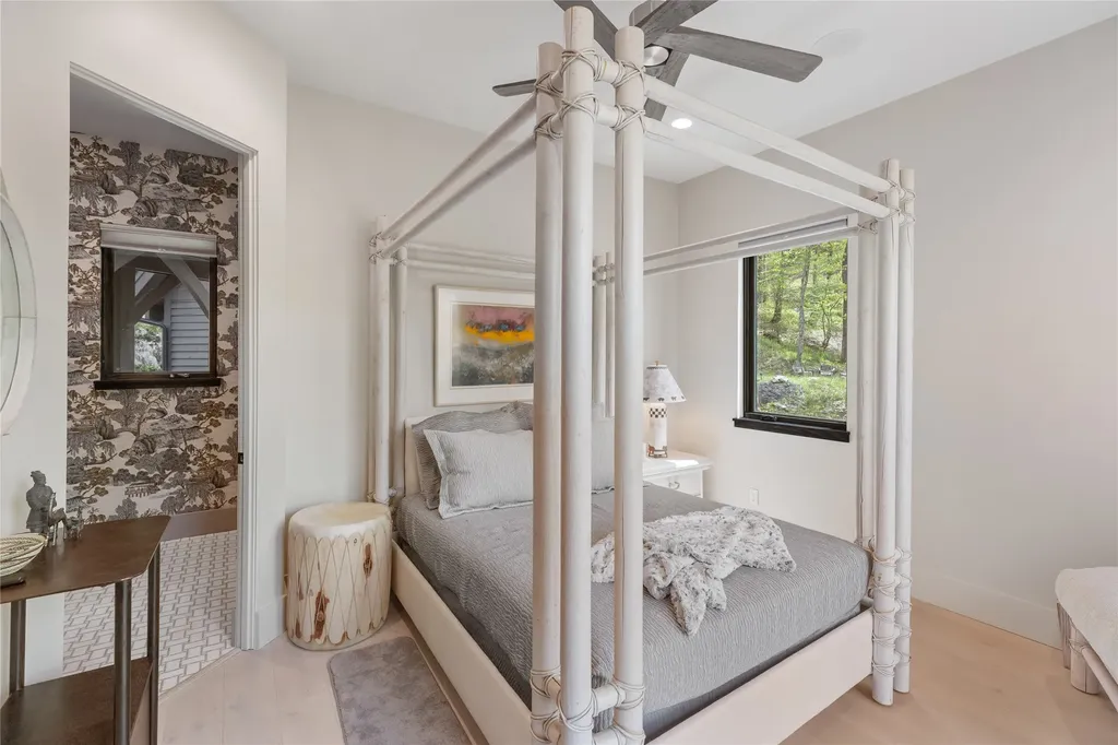 450 Springwater Road Glenville NC 28736
