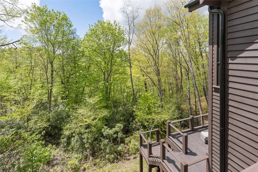450 Springwater Road Glenville NC 28736