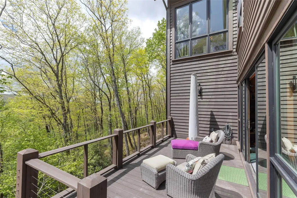 450 Springwater Road Glenville NC 28736