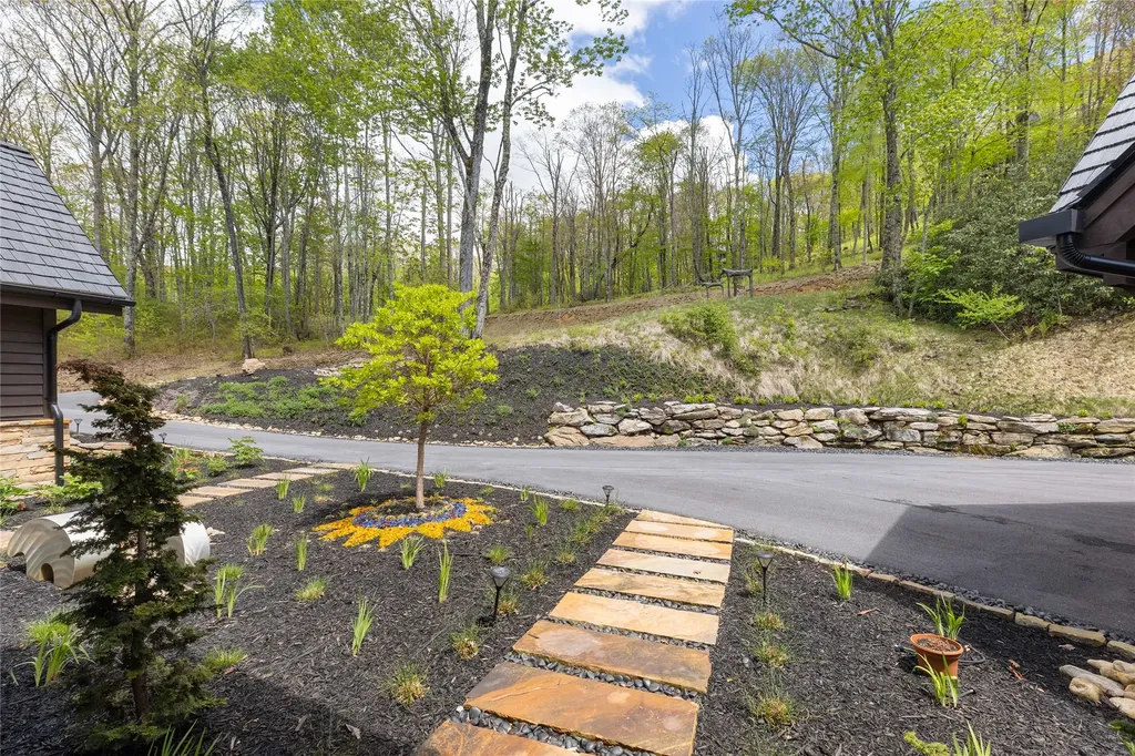450 Springwater Road Glenville NC 28736