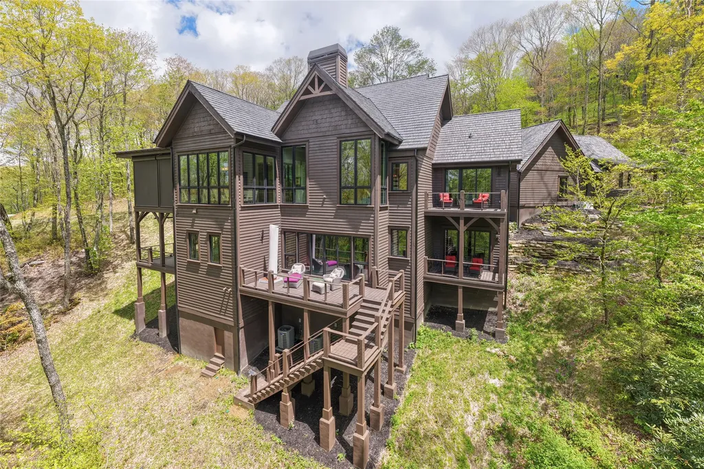 450 Springwater Road Glenville NC 28736