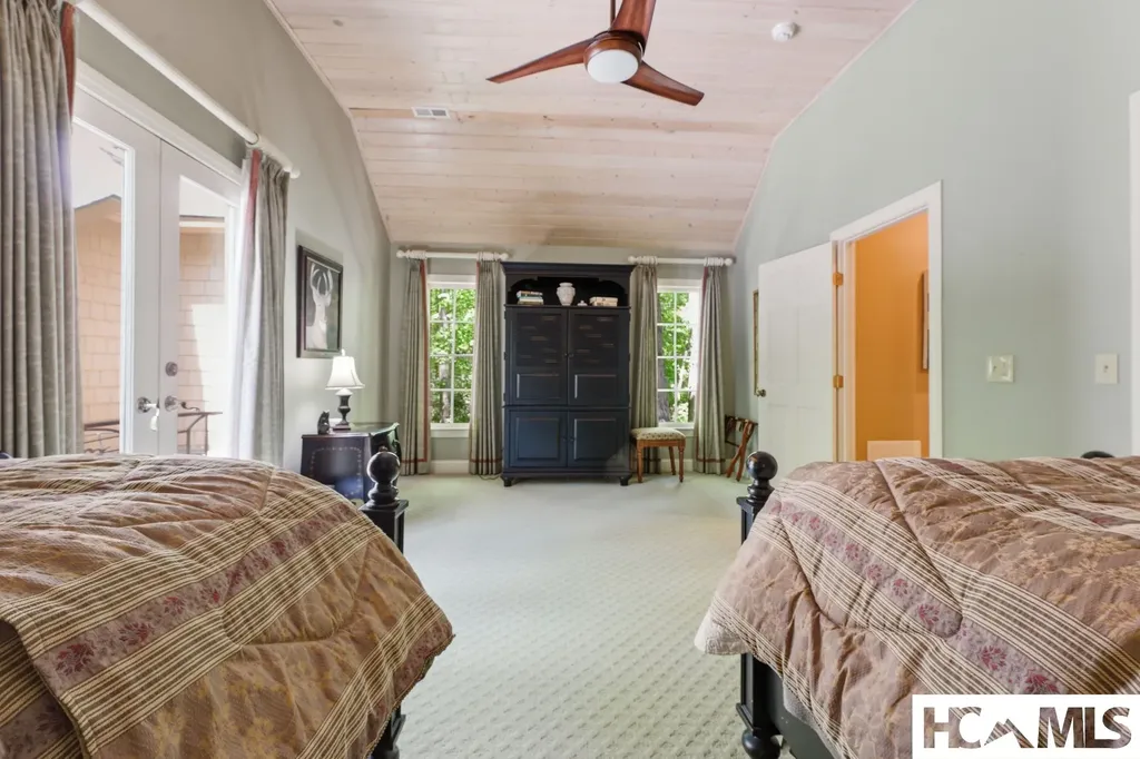 26 Valentine Lane Highlands NC 28741