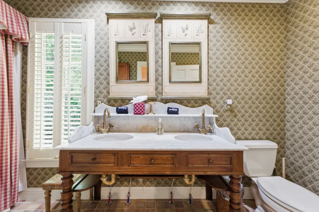 26 Valentine Lane Highlands NC 28741