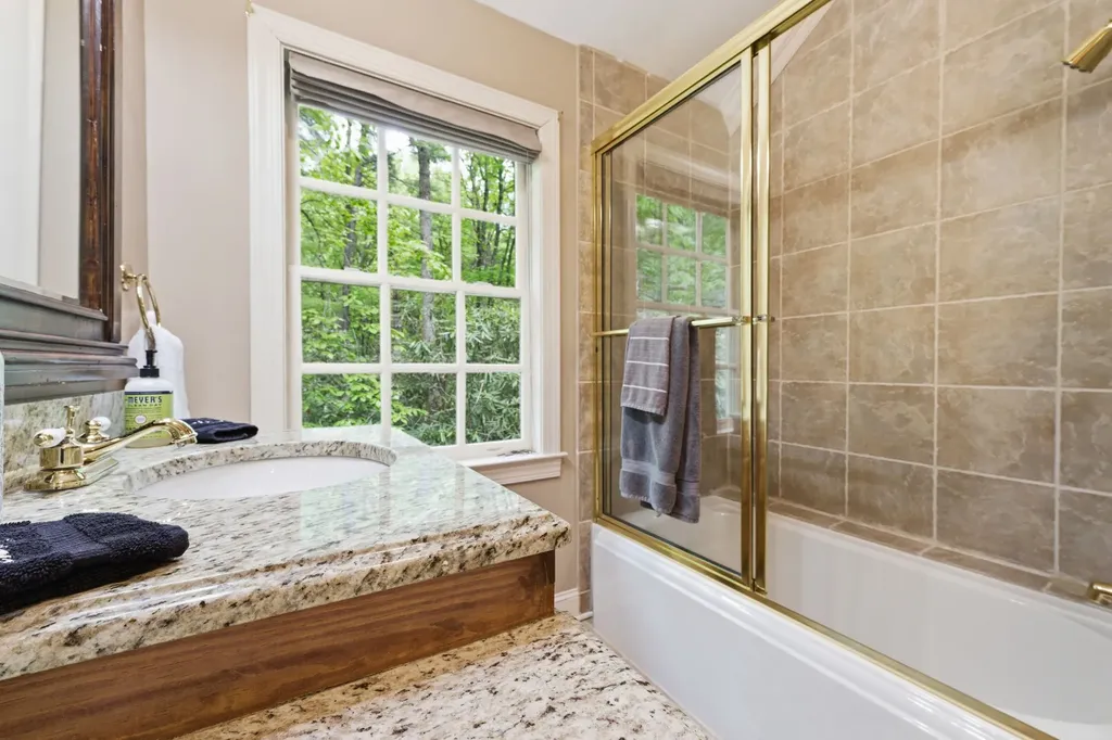 26 Valentine Lane Highlands NC 28741