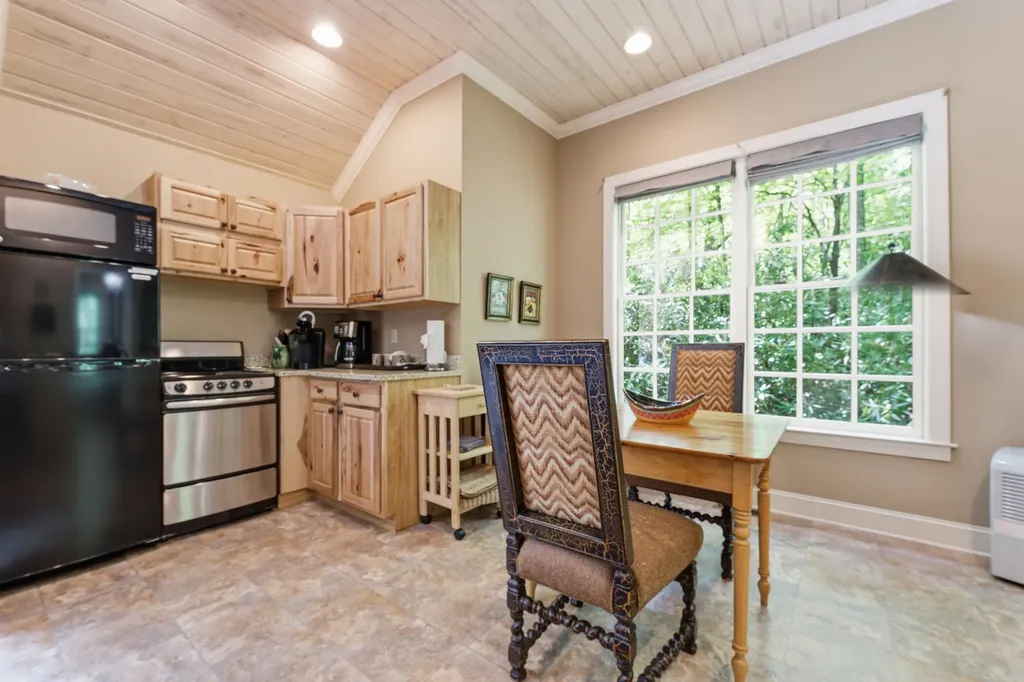 26 Valentine Lane Highlands NC 28741