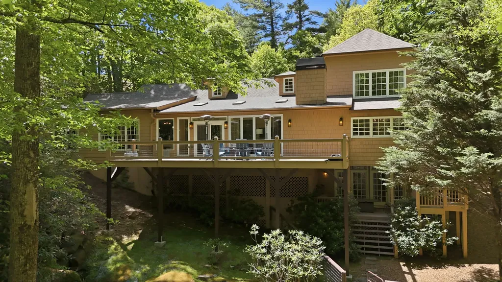 26 Valentine Lane Highlands NC 28741