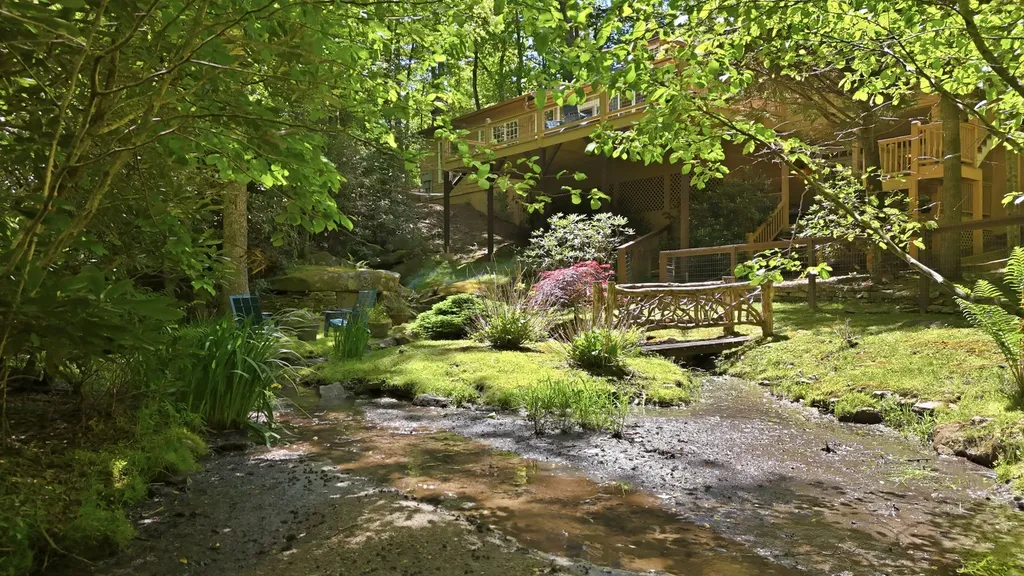26 Valentine Lane Highlands NC 28741
