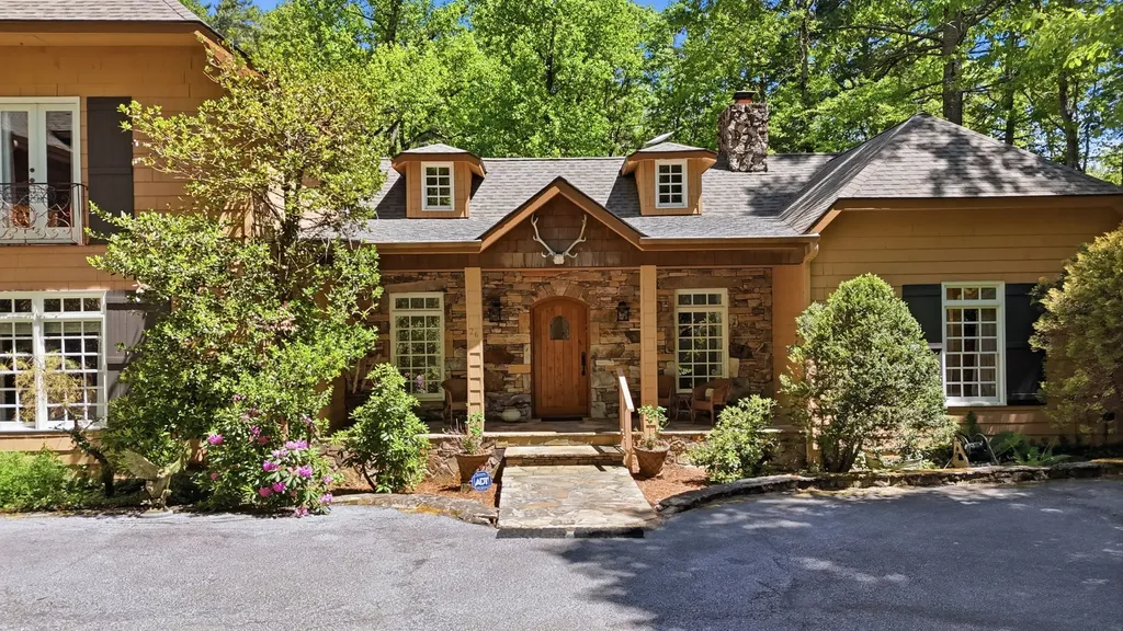 26 Valentine Lane Highlands NC 28741