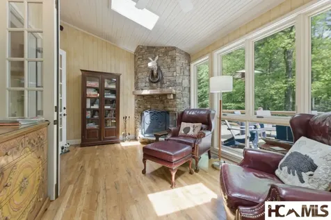 26 Valentine Lane Highlands NC 28741