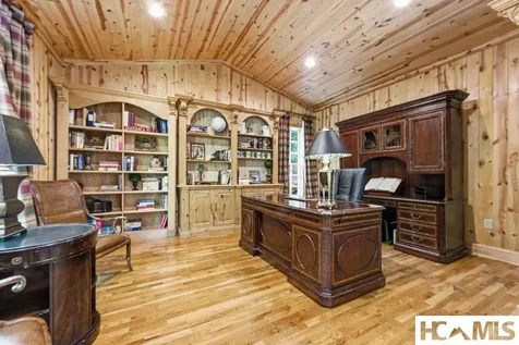 26 Valentine Lane Highlands NC 28741