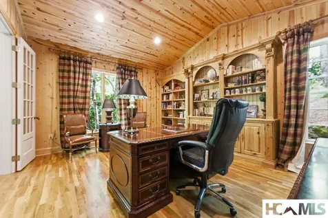 26 Valentine Lane Highlands NC 28741