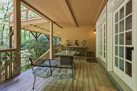 26 Valentine Lane Highlands NC 28741
