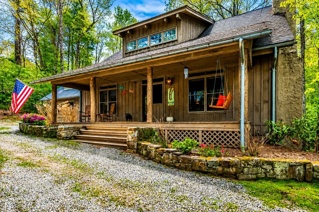 920 Sapphire Post Office Road Sapphire NC 28774