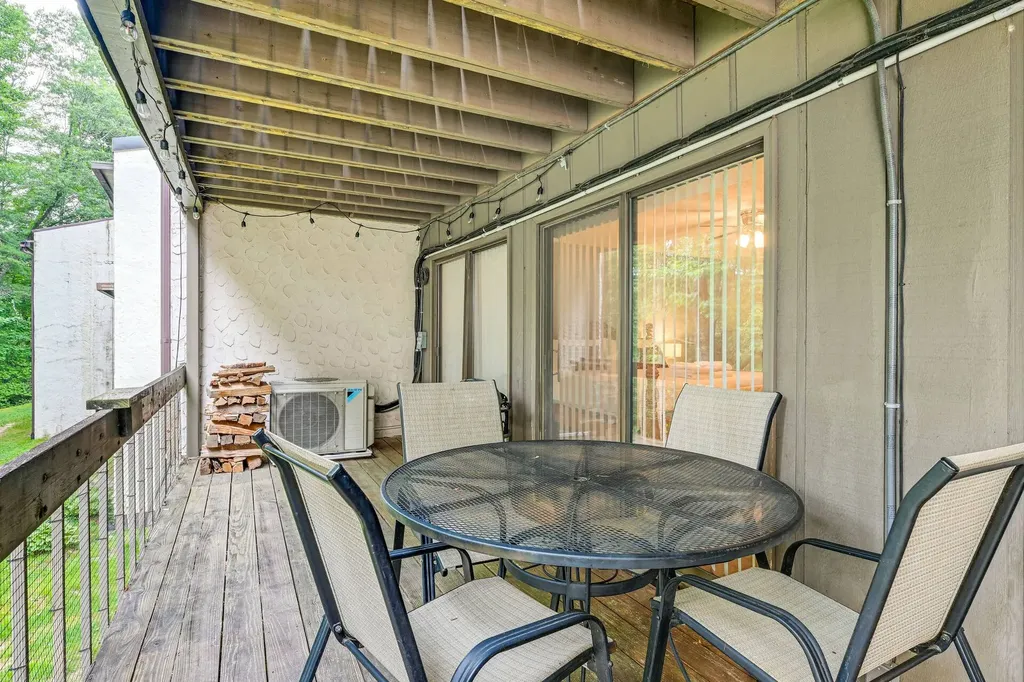 407 Overlook Road Sapphire NC 28774