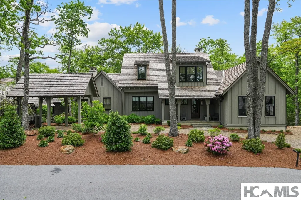 CT-23 Old Poplar Road Cashiers NC 28717