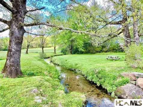 CT-23 Old Poplar Road Cashiers NC 28717