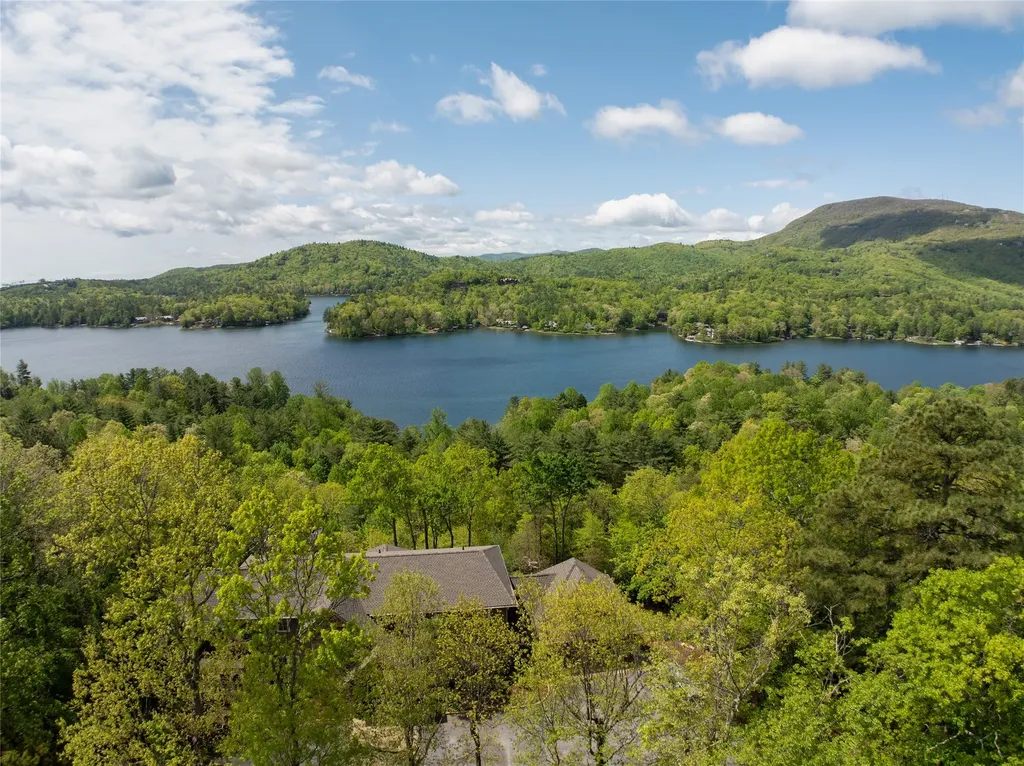 536 Hawk Mountain Road Lake Toxaway NC 28747