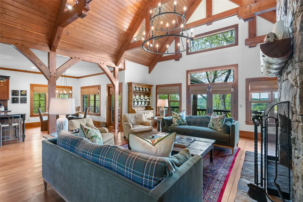 536 Hawk Mountain Road Lake Toxaway NC 28747