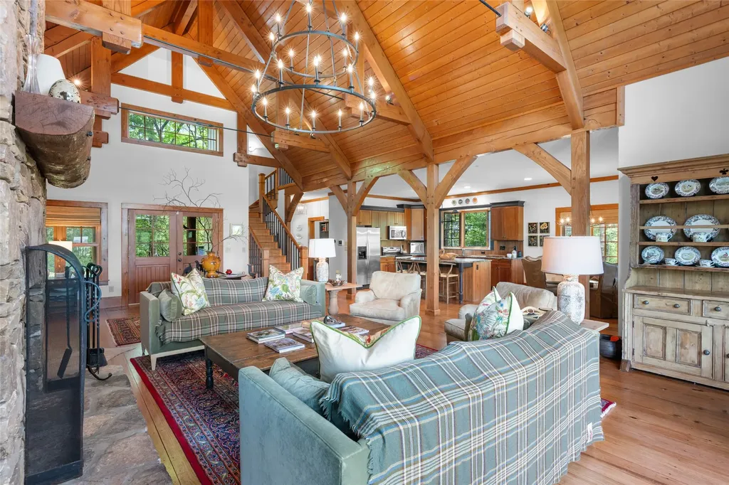 536 Hawk Mountain Road Lake Toxaway NC 28747