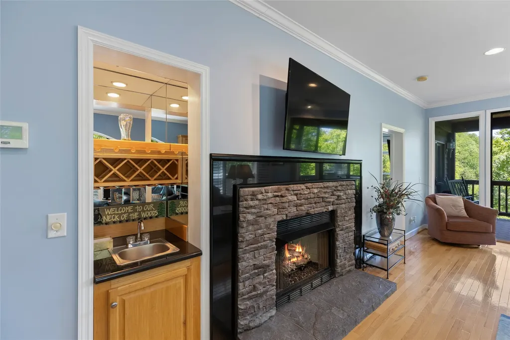 48 Upper Tanglewood Lake Toxaway NC 28747