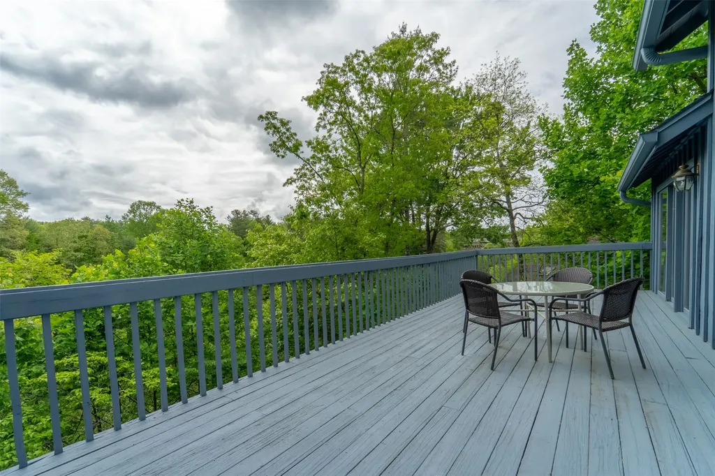29 Cottage Drive Sapphire NC 28774