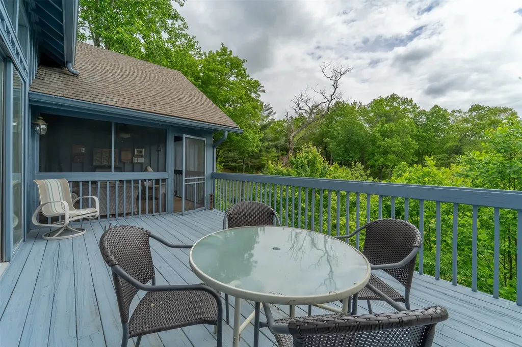 29 Cottage Drive Sapphire NC 28774