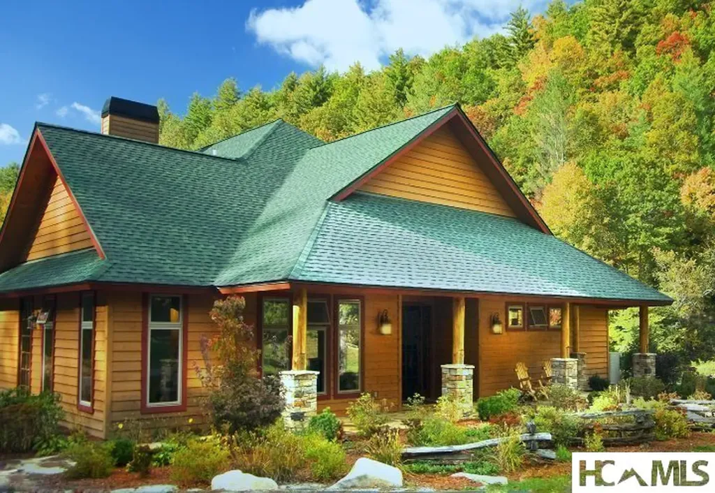24 Receptive Drive Glenville NC 28736