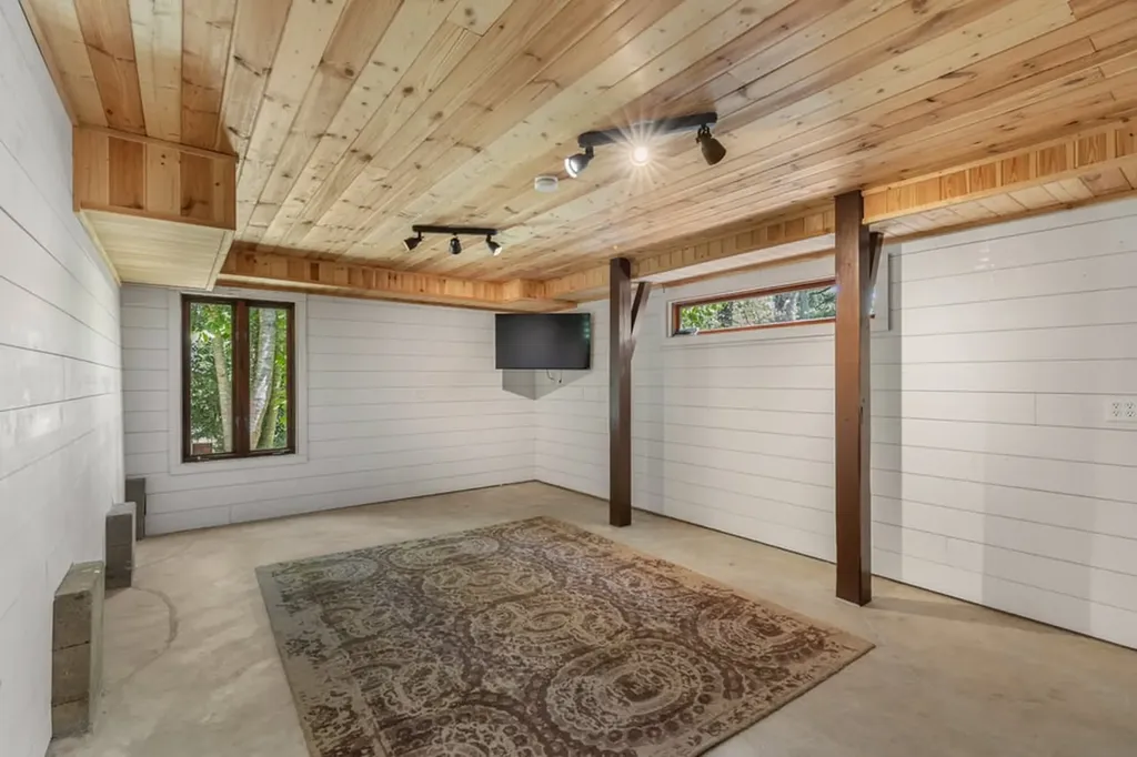 94 Netsi Place Highlands NC 28741