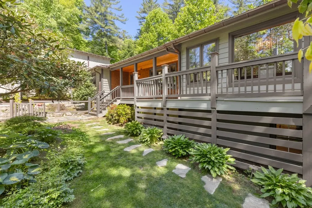 94 Netsi Place Highlands NC 28741