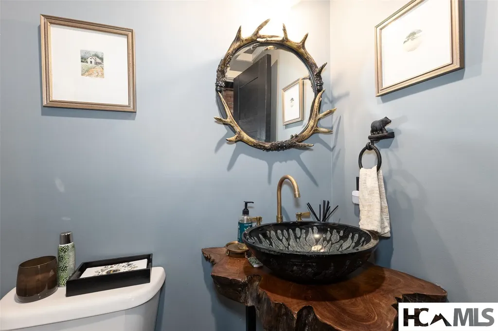 472 Chestnut Street Highlands NC 28741