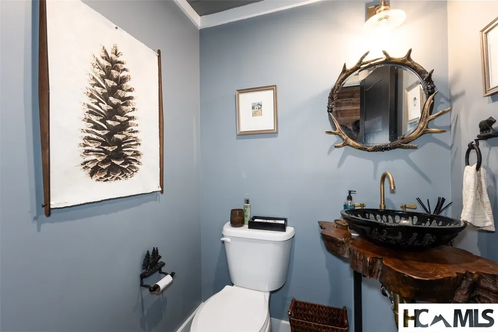 472 Chestnut Street Highlands NC 28741