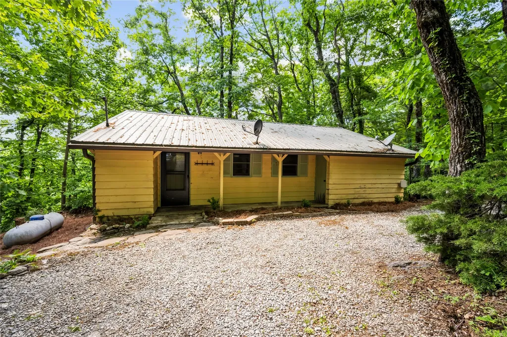 1481 Clear Creek Road Highlands NC 28741