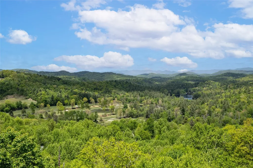 744 Old Wagon Trail Highlands NC 28741
