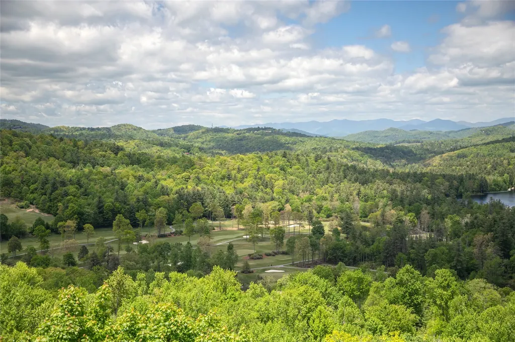 744 Old Wagon Trail Highlands NC 28741