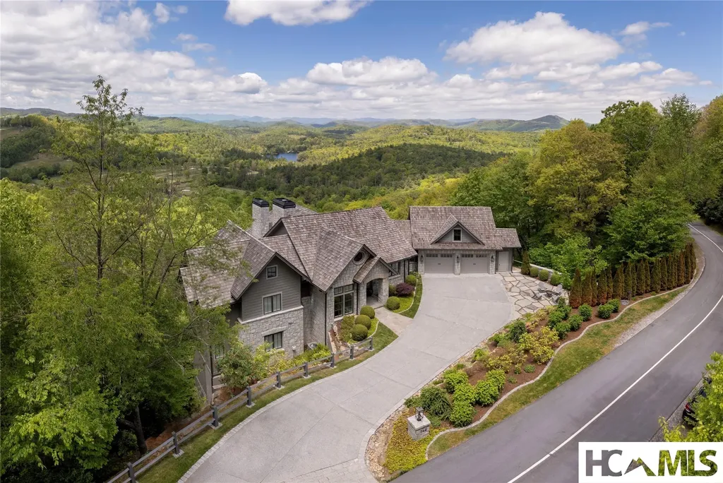 744 Old Wagon Trail Highlands NC 28741