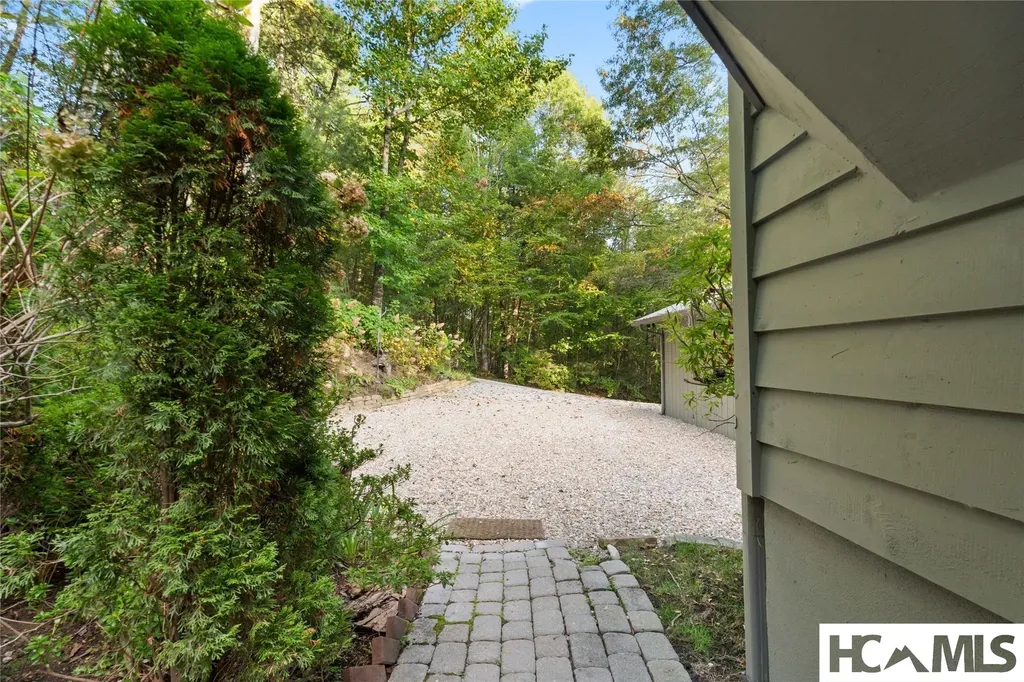 18 Horsepasture River Court Sapphire NC 28774