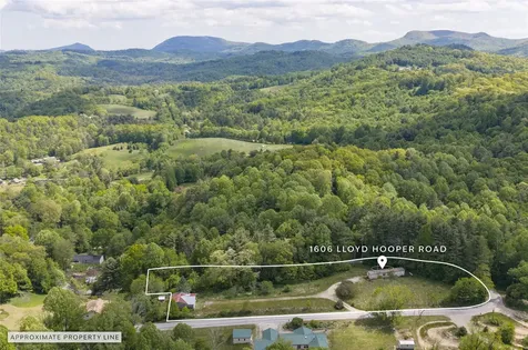 1606 Lloyd Hooper Road Cullowhee NC 28723