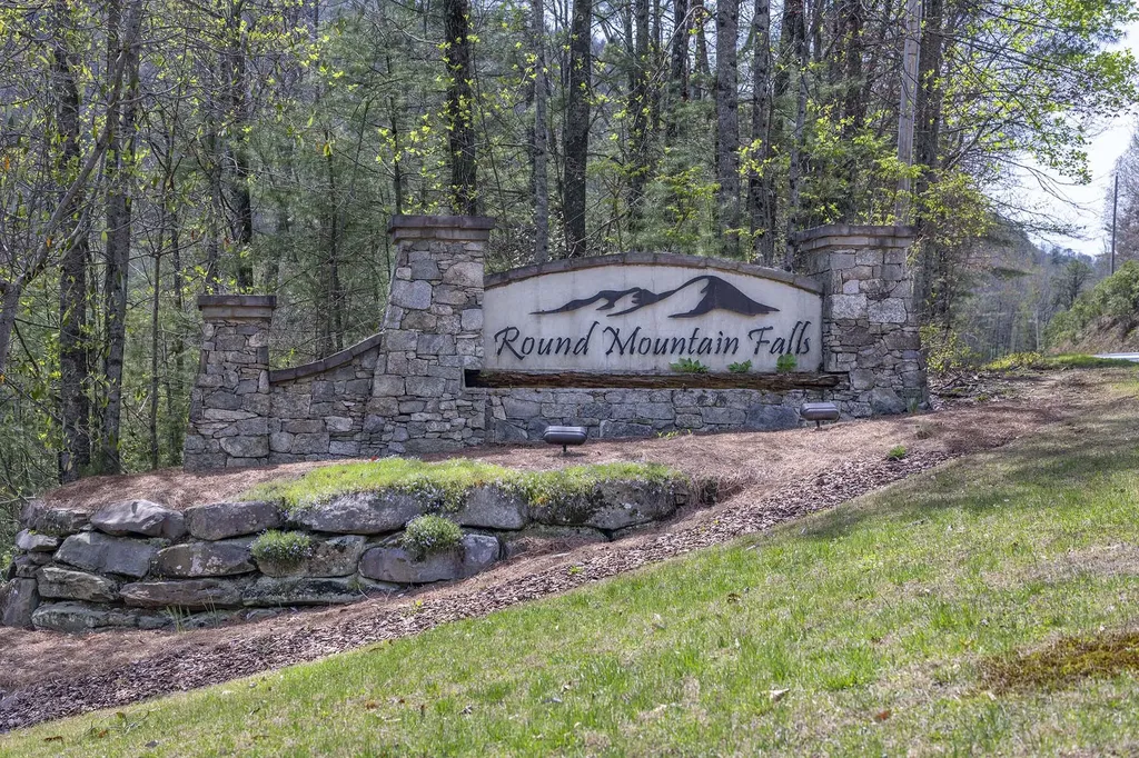 716 Pepper Vine Circle Brevard NC 28712