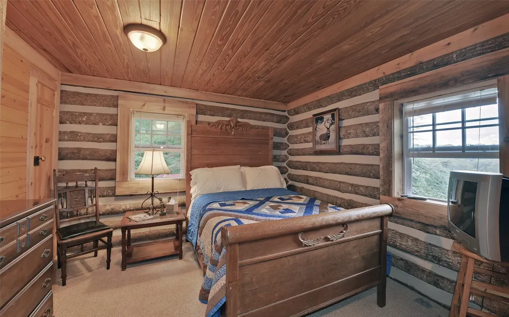1575 Lloyd Cove Road Scaly Mountain NC 28775