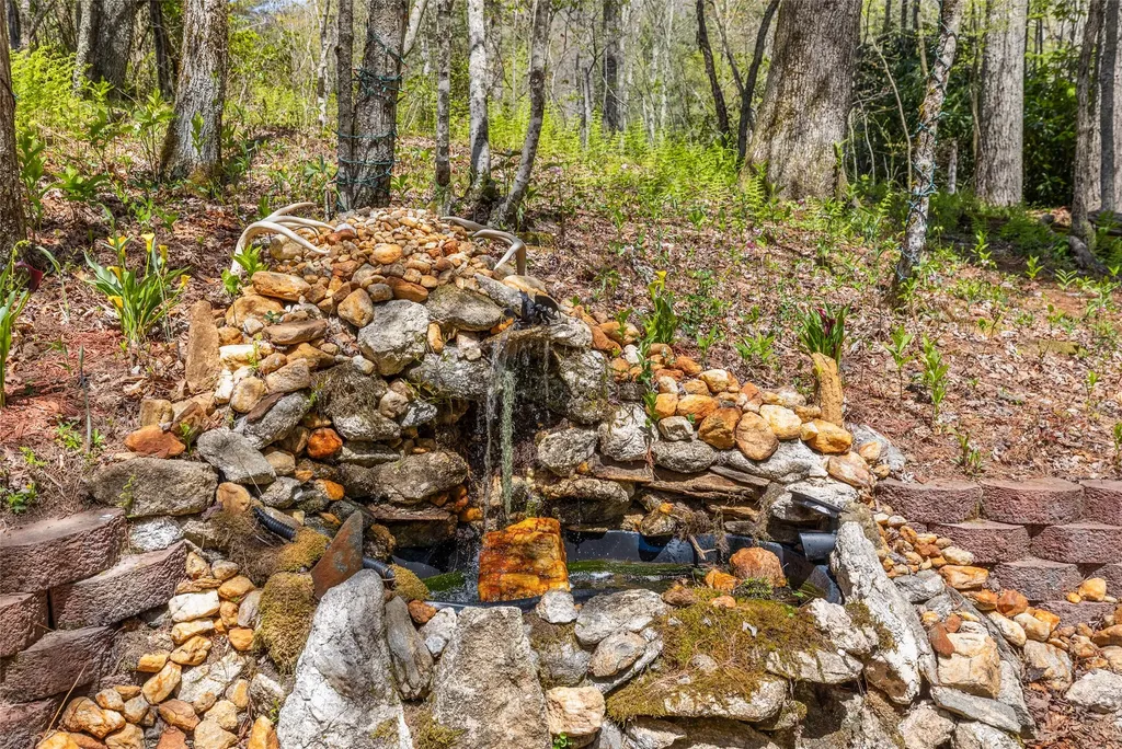 400 Cole Mountain Circle Highlands NC 28741