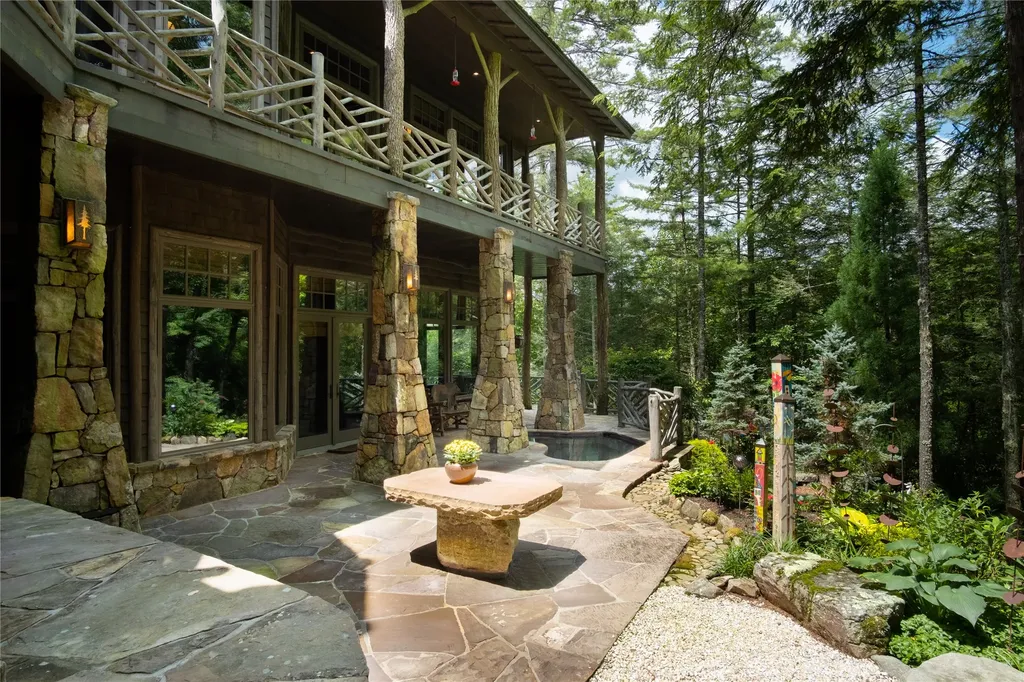 1090 Zeb Alley Road Cashiers NC 28717