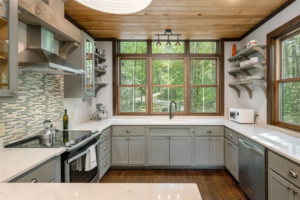 428 Chestnut Ridge Road Highlands NC 28741