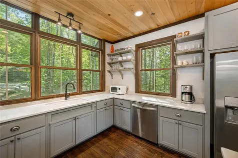 428 Chestnut Ridge Road Highlands NC 28741