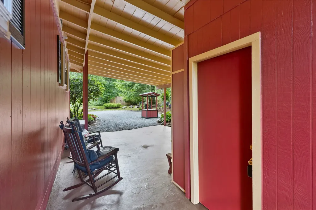 82 Village Way Sapphire NC 28774