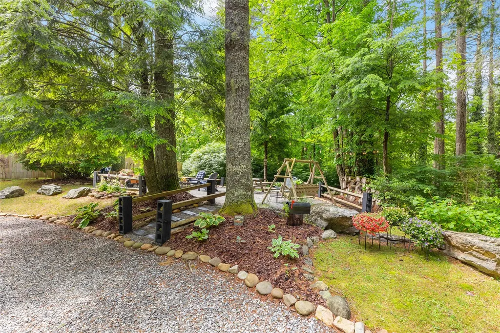 82 Village Way Sapphire NC 28774