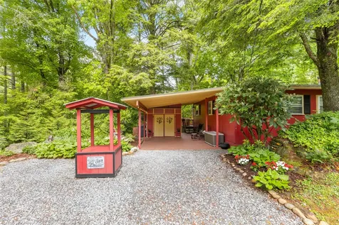 82 Village Way Sapphire NC 28774