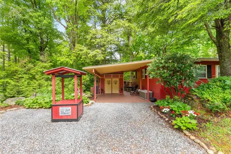 82 Village Way Sapphire NC 28774