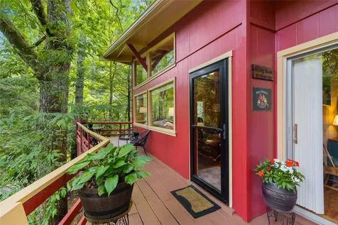82 Village Way Sapphire NC 28774