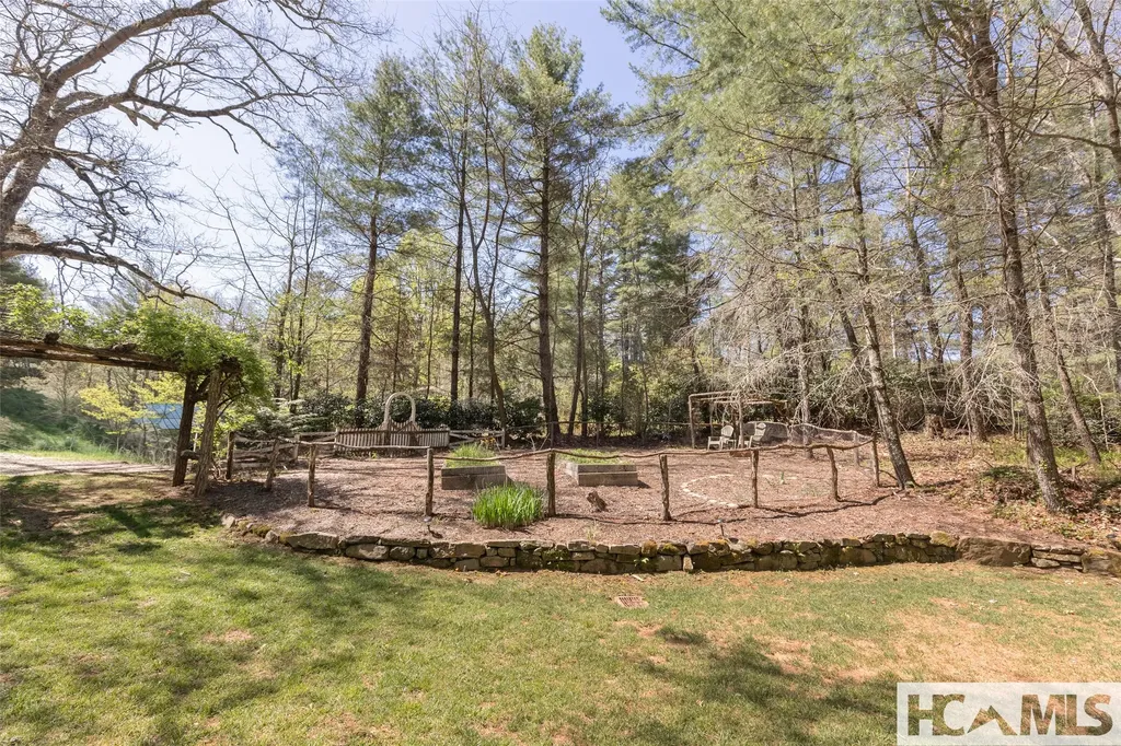 1411 Flat Mountain Road Highlands NC 28741